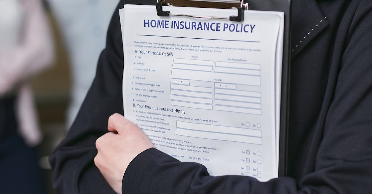 découvrez nos solutions d'assurance adaptées à vos besoins pour protéger votre famille, votre véhicule et vos biens avec des garanties fiables et un service personnalisé.