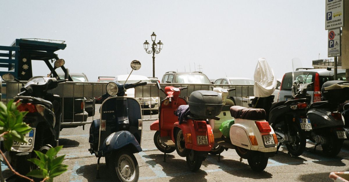 découvrez le coût de la licence pour scooter 50cc, les tarifs, démarches et conseils pour obtenir votre permis rapidement et à moindre coût.