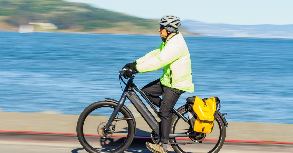 découvrez l'essentiel de l'assurance pour vélo électrique : protection, garanties et conseils pour rouler sereinement.