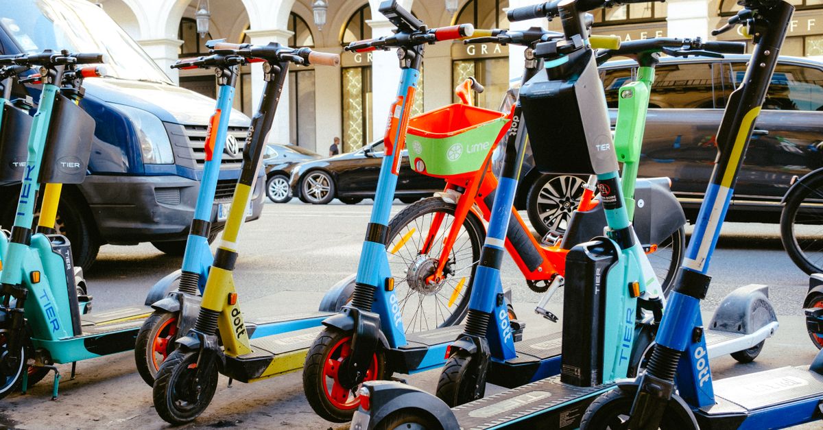 obtenez facilement votre certificat de cession pour scooter en toute sécurité. guide complet et démarches simplifiées pour un transfert rapide et conforme.