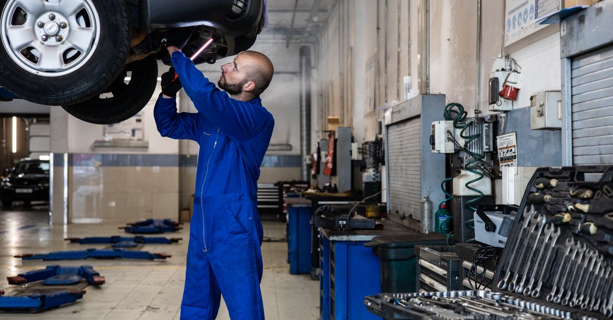 inspection de véhicule : service complet pour vérifier l'état et la sécurité de votre voiture avant achat ou contrôle technique.